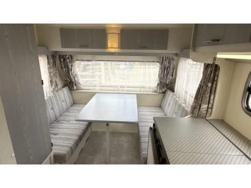 Home-Car Confort 42 2x Sitzgruppe Toilettenraum Foto: 2