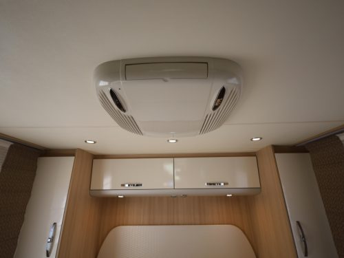 B&uuml;rstner Ixeo Time IT 734 roof air conditioning and towbar photo: 13