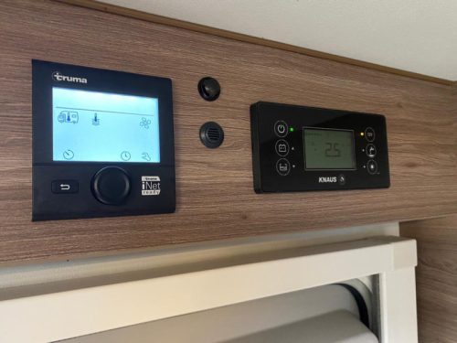 Knaus Live TI 650 MF French bed | Automatic  photo: 16