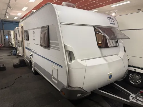 Knaus Sport 500 FDK STAPELBED VASTBED ZITJE foto: 2