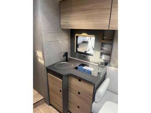 Dethleffs Trend Active T 7057 EBL automatic - Face to Face photo: 11