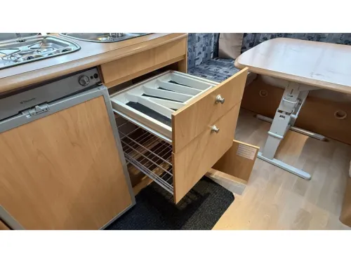 Chateau Calista 450 FHU French bed dinette toilet photo: 8