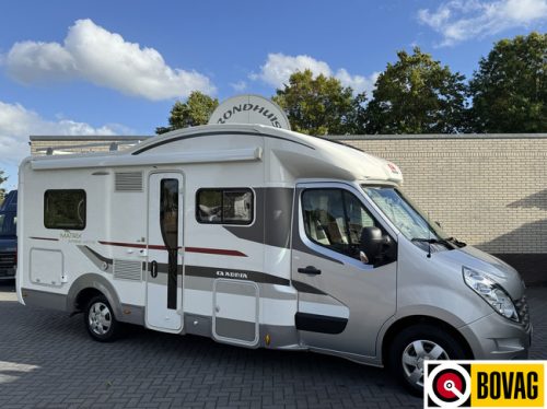 Adria Matrix Supreme M 657SF 150 hp Euro5 Renault Master **Excellent condition/4 seats/6 berths/Spacious round seating/Alde/Solar panels