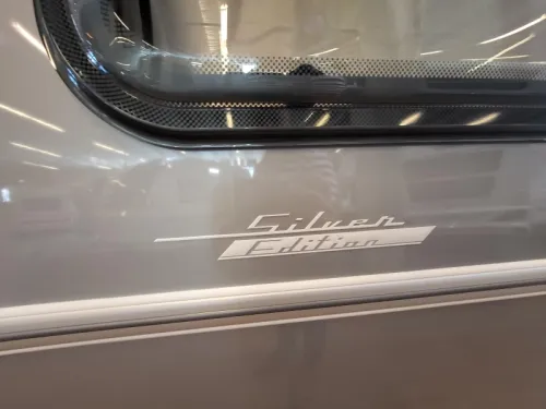 Eriba Touring 530 Silver Edition, komplett Foto: 3