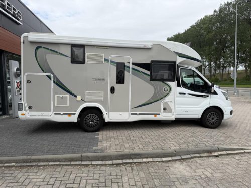 Chausson 640 Titanium Premium 170HP Automatic Lift Bed Solar Panel Very Spacious photo: 7