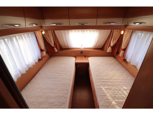 Hobby Excellent 495 UL Rangierhilfe / Thule Markise Foto: 15