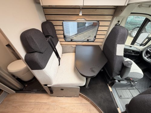 Crosscamp Full 600 CV 180CV Automaat Airco foto: 9