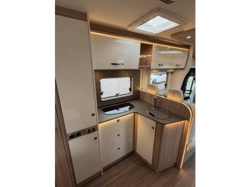 B&uuml;rstner Harmony T660 Solar panels 2X Air conditioning Air suspension Inverter photo: 13