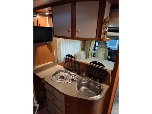 Chausson Sweet MAXI 670 130HP Lift Bed Air Conditioning photo: 2