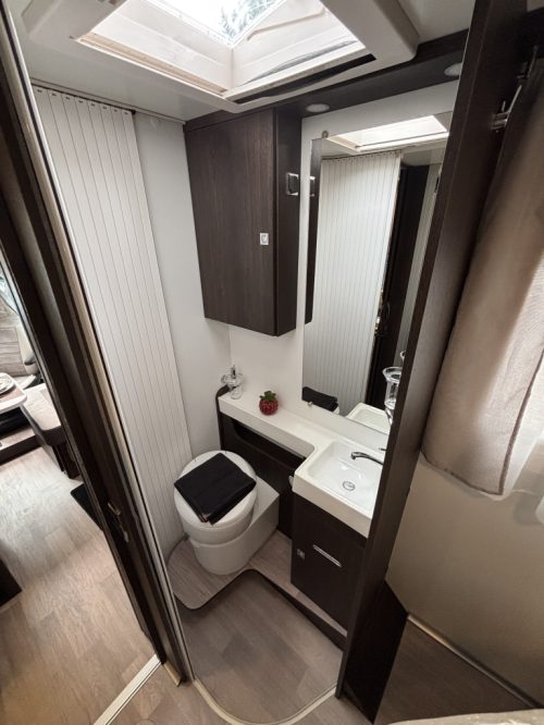 Benimar Tessoro T 496 AUTOMATIC QUEEN BED+LIFT BED ROOF AIRCO photo: 10