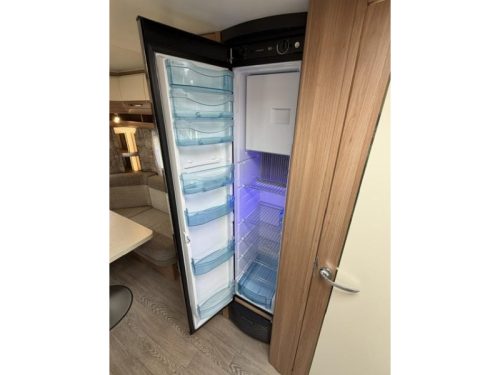 Hobby De Luxe 540 UFF Incl. Mover and Airco photo: 20