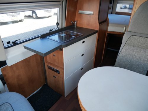 Carthago Malibu Van 600, 6 Meter Kastenwagen, Gro&szlig;es Bett!! Foto: 12