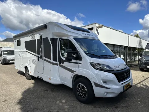 Sunlight T 68 Adventure Edition Roof air conditioning, Oven photo: 2