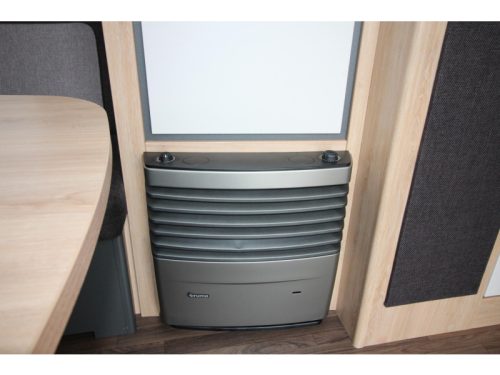 Knaus Sport 500 EU Camas individuales y asientos en c&iacute;rculo. foto: 15