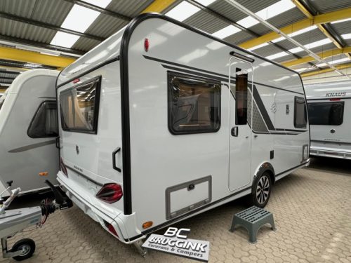 Knaus Sudwind Black Selection 450 FU FRENCH BED 1700 KG photo: 1