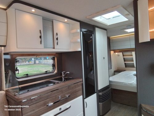 Hobby Excellent Edition 540 UFF with queen bed photo: 5