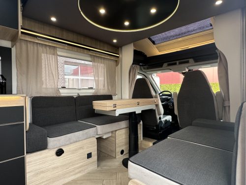Challenger Etape Edition 380 4.1T, winter package 5 Persons photo: 8
