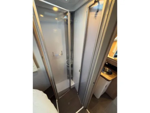 Laika Kosmo 212 Nivelliersystem Queensbett 7m Foto: 19