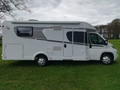Carado T 449 Doppel-Klimaanlage und 5 Schlafpl&auml;tze Foto: 12
