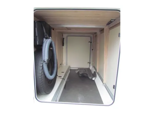 Eura Mobil Profila RS 695 EB L&auml;ngsbett, Hubbett, Automatik Foto: 9