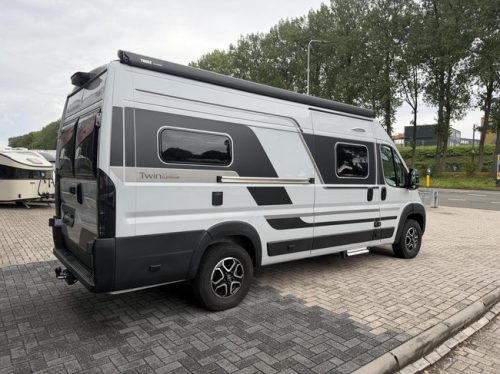 Adria 640 SGX Twin Supreme 9T-Automaat Luchtvering Zonnepaneel Trekhaak Clasena foto: 6