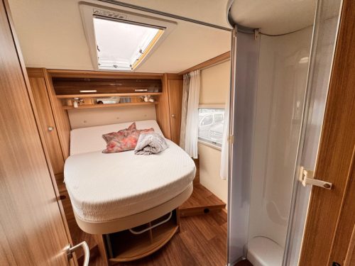 Knaus Sun Ti 700 LX Premium with Queen Bed photo: 15