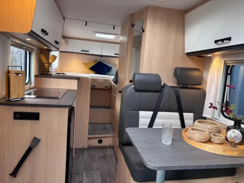 Sunlight V66 Adventure Edition - Compact camper photo: 1