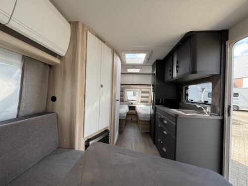 Hobby De Luxe 495 UL 1800kg-bedvebred-reswiel  foto: 6