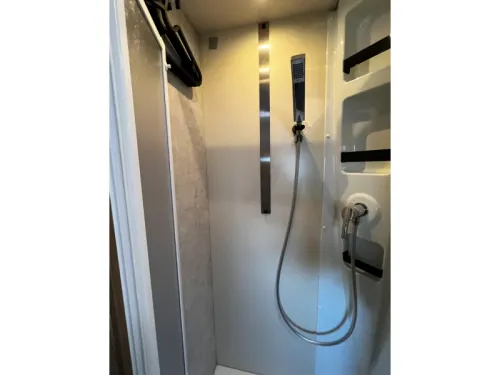 Rimor Seal 69 PLUS Queen bed. 5 seat belts photo: 5