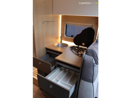 LMC Tourer T730G 165pk | L&auml;ngsbetten | Thule Markise | Thule Fahrradtr&auml;ger| Separate Dusche | Zenec Multimediasystem | Foto: 11