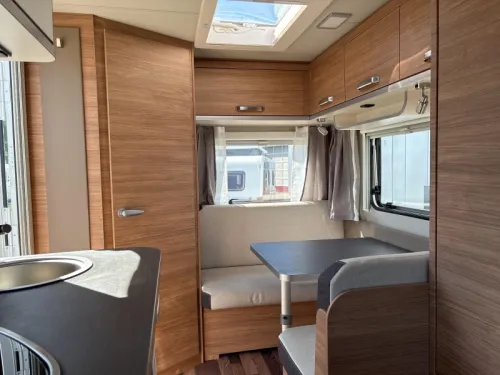 Weinsberg CaraOne Edition HOT 390 QD Mover photo: 5