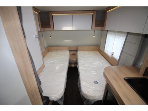Knaus Sport 500 EU Camas individuales y asientos redondos foto: 8
