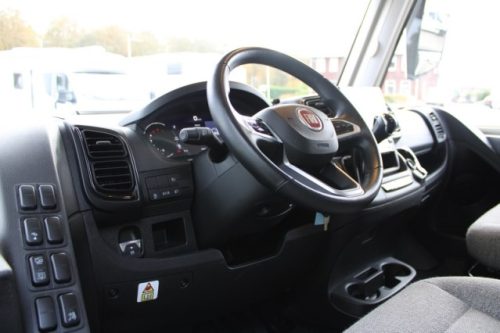 Int&eacute;gral l&eacute;ger jeune Hymer Exsis I 580 Pure 9G Tronic AUTOMATIQUE lits jumeaux (58  photo : 7