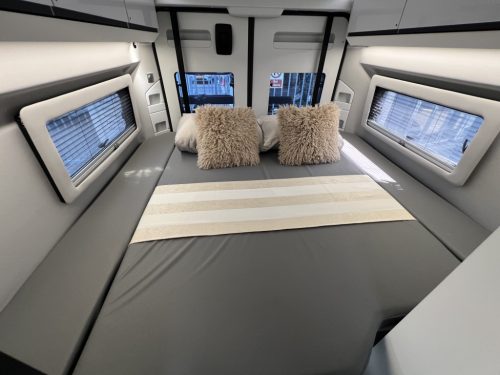 Adria Twin Supreme 640 SGX 9-GANG AUTOMAAT ZONNEPANEEL Foto: 2