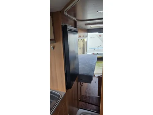 Hymer Car 372 L&auml;ngsbetten Nivelliersystem Foto: 11