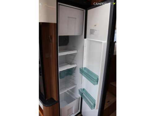 Camping-car Hymer BMC-I 680 177cv Automatique | Chauffage Alde | Placards au lieu de lit escamotable | Lits jumeaux | Convertisseur | Climatisation de toit | Ch&acirc;ssis SLC | Toit GFK| photo: 17