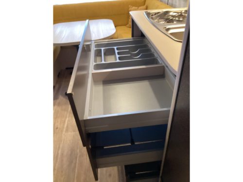 Dethleffs C'Go 495 FR mover/ ATC/omnistor photo: 13