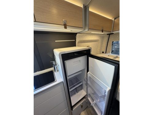 Hymer Grand Canyon S 4X4 190HP Leather Pop-top roof Delta Towbar Awning photo: 19