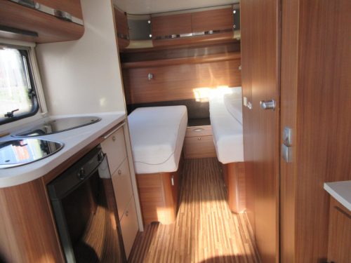 Adria Adora 492 UL CON MOVER Y VENTILADOR DE TECHO foto: 2