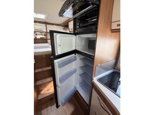 Hymer B 588 Automatic Single Beds Pop-top roof 2X Air conditioning Inverter Solar panel photo: 18