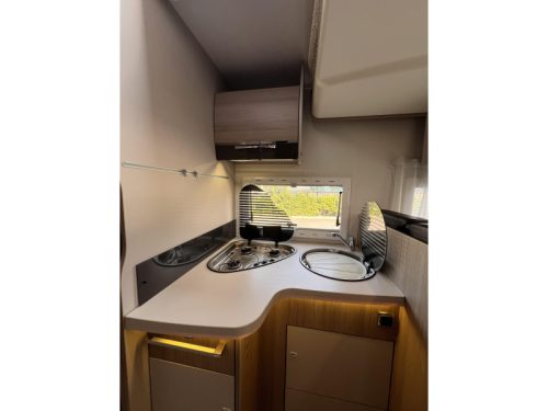 Chausson Titanium 718 XLB Queensbed photo: 13