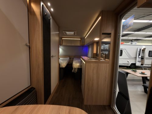 Knaus Sport Platinum 500 EU Platinum+Boden+1800KG Foto: 6