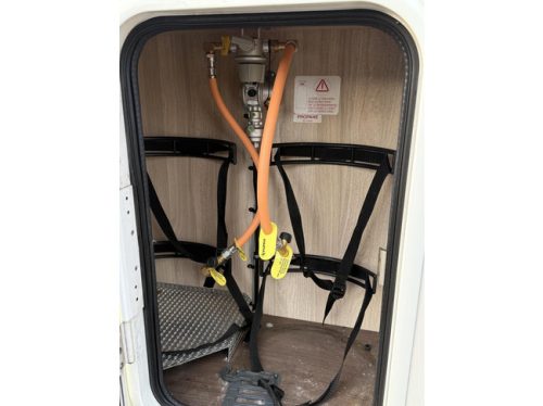 Laika Ecovip 309 Single Beds Pop-top roof photo: 20