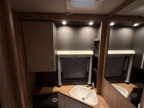 Knaus Sport Platinum 500 EU Platinum+Boden+1800KG Foto: 12