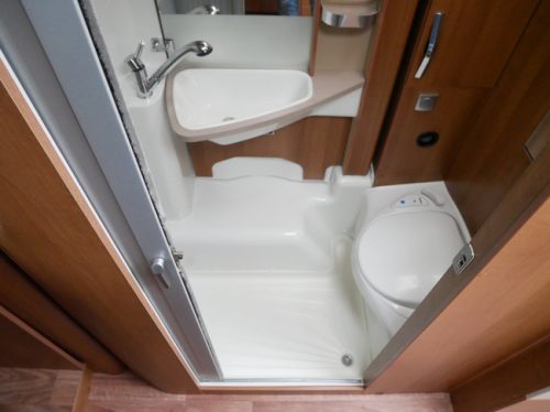 Knaus Van TI 650 MEG Platinum, Lits jumeaux, Climatisation de toit photo : 14