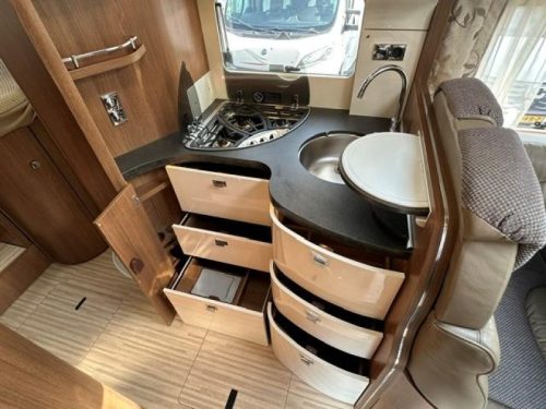Carthago C-Tourer I 149 NO DROP-DOWN BED LEVEL SYSTEM photo: 8