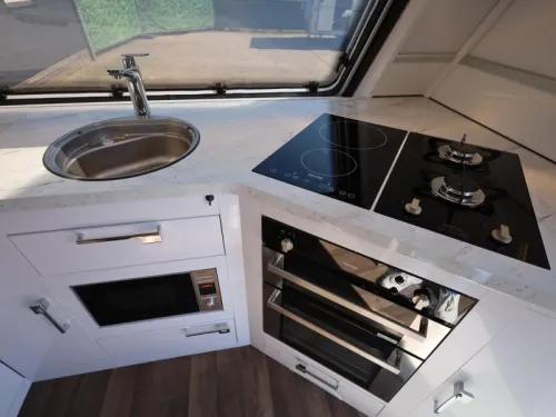 Kabe Imperial 740 TDL FK King Size u.a. Dachklimaanlage Nivelliersystem Foto: 7