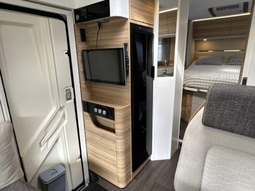 Adria SONIC I 600 SC 130 hp Euro6 Fiat Ducato NL-Camper **Queen bed/4 berths/Awning/Memo chassis carrier/Roof air conditioning/Bearlock/Very photo: 16