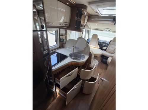 Hymer B 588 Automatic Single Beds Pop-top roof 2X Air conditioning Inverter Solar panel photo: 16