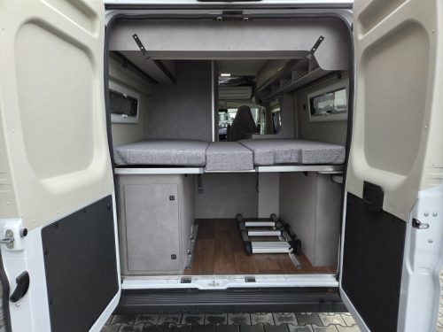 P&ouml;ssl Summit Shine 600 L Pop-top roof Automatic 4 persons. photo: 4